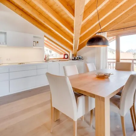 Luxus Bergblick - Zentral In Seefeld- Tirol By Interhome *